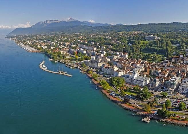 Évian-les-Bains au bord du lac Léman